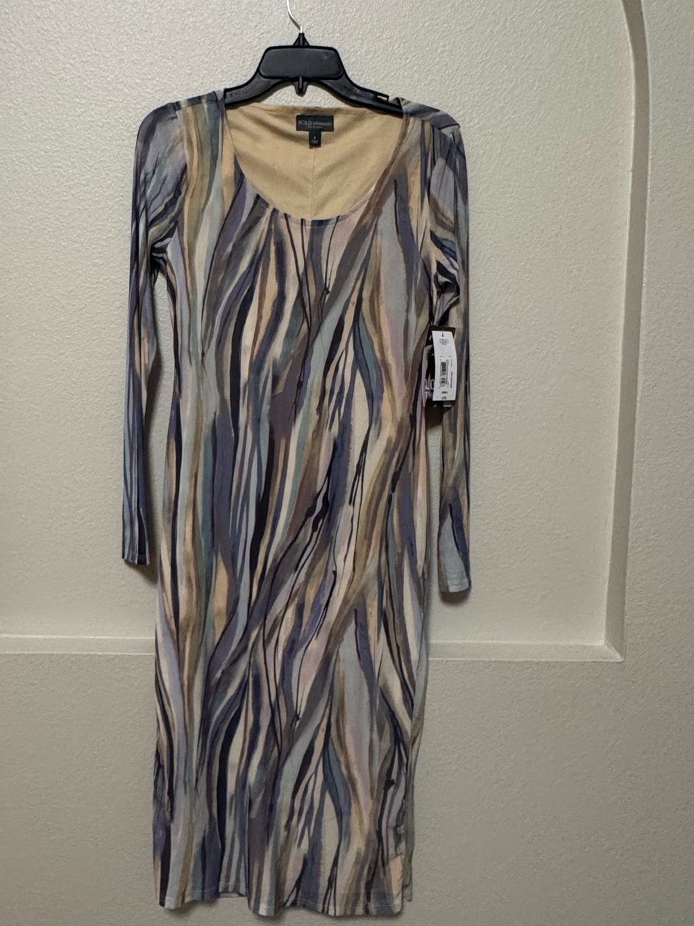 BOLD elements Long Sleeve Wave-Print Midi Dress in Beige, Blue and Gray